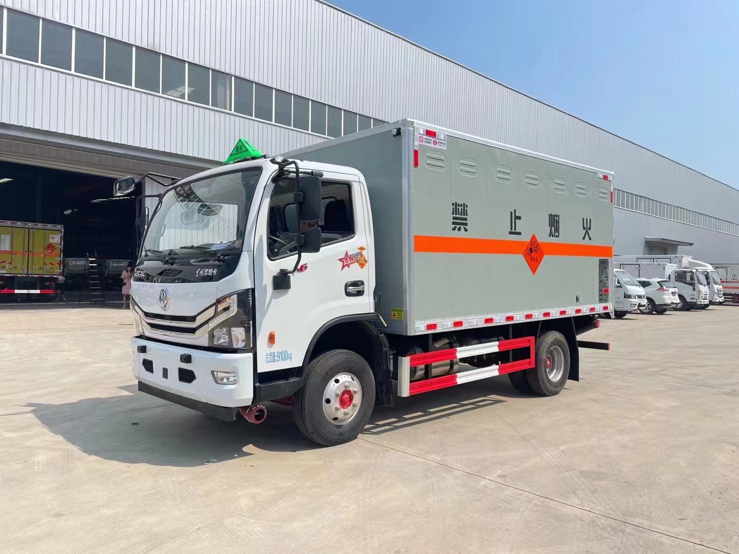 東風(fēng)多利卡5噸爆破器材運(yùn)輸車