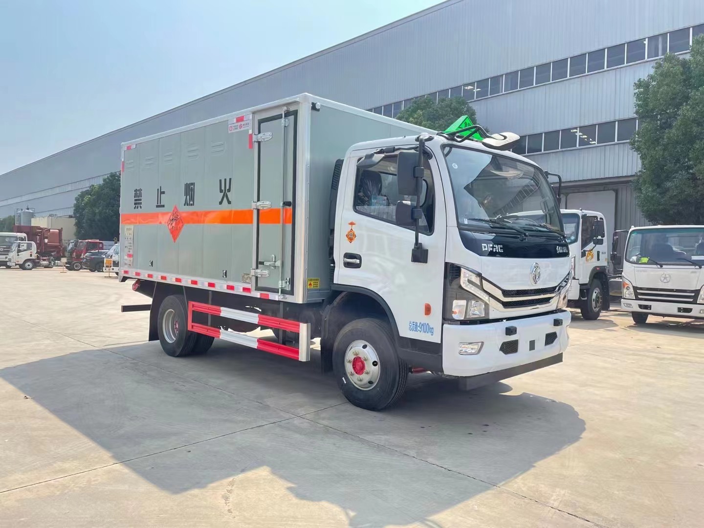 東風(fēng)多利卡5噸爆破器材運(yùn)輸車