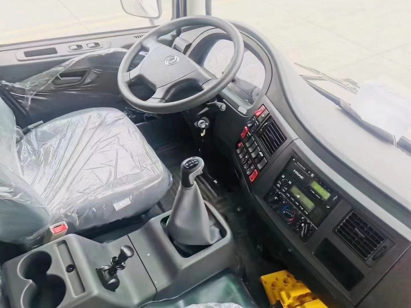 東風多利卡10噸炸藥車