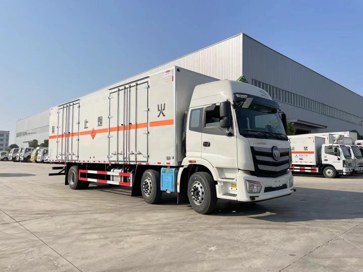 福田歐曼9.6米煙花爆竹運輸車