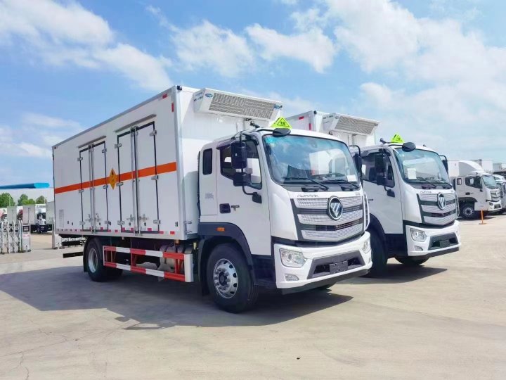 福田歐航氧化性物品廂式運(yùn)輸車(chē)